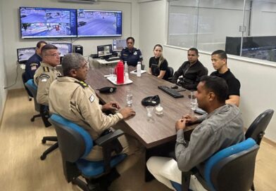 Autoridades da Polícia Militar visitam CCO de Feira de Santana para integração tecnológica e cooperação técnica