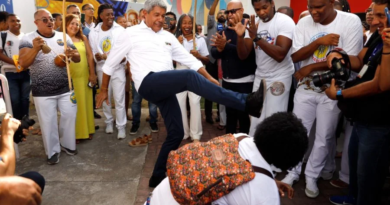 Jerônimo regulamenta lei de salvaguarda da capoeira e dá início à programação do Novembro Negro na Bahia