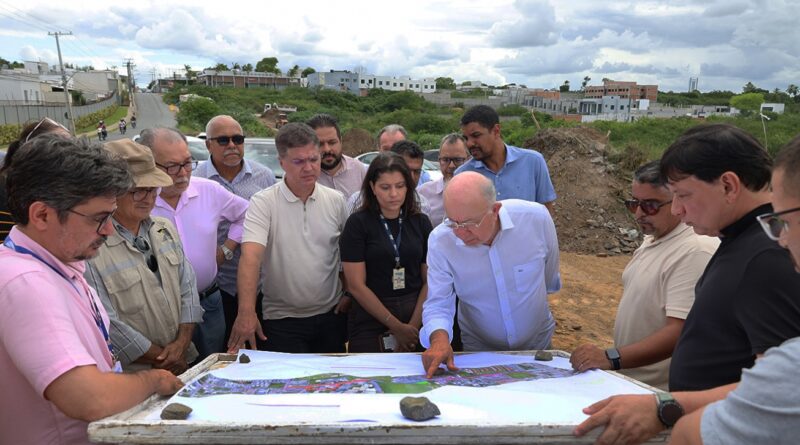 Prefeito visita obras de requalificação da Avenida Artêmia Pires e reforça integração dos serviços