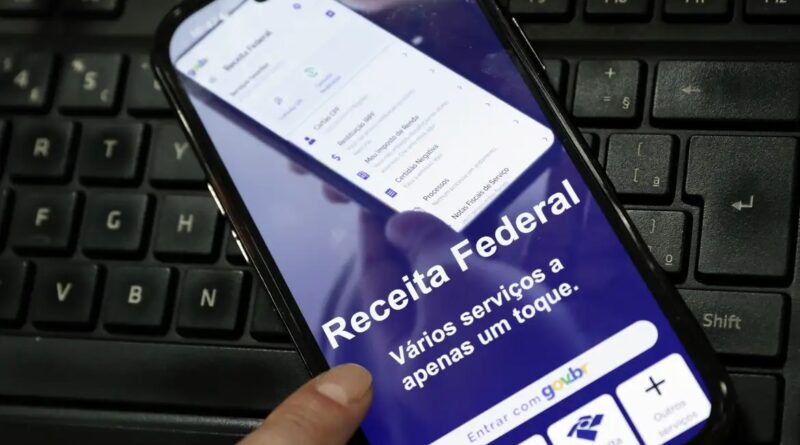 Receita paga nesta sexta maior lote de restituição do IR da história