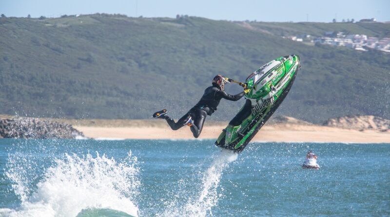 Pilotos de 10 países disputam Copa do Mundo Jet Waves neste final de semana em Guarajuba