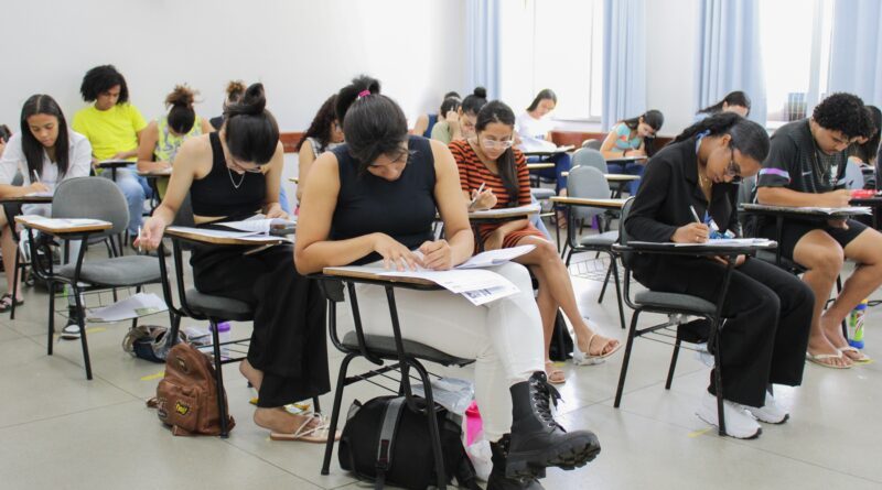 Uesb oferta mais de 200 vagas em cursos de graduação para portadores de diploma