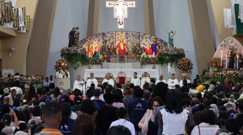 Missa dos Romeiros reúne fiéis e reforça tradição de fé durante o Trezenário de Santo Antônio
