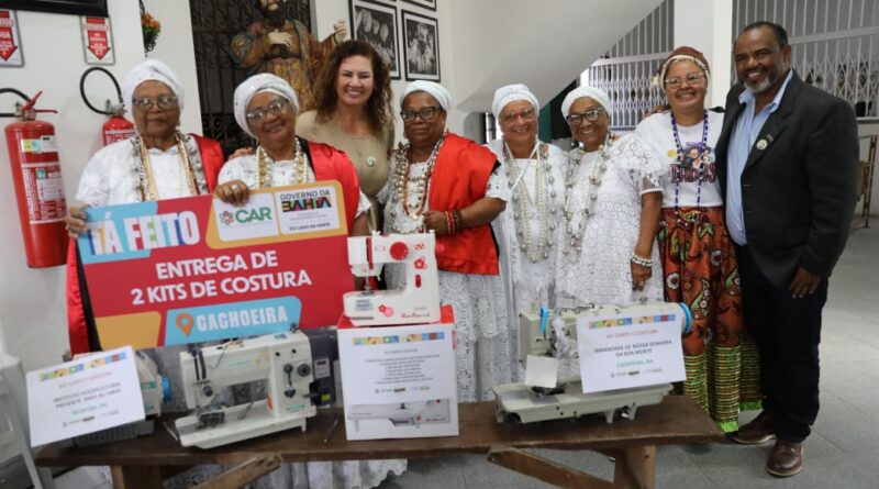 Governo da Bahia apoia empreendedorismo feminino com entrega de kits de costura no Recôncavo