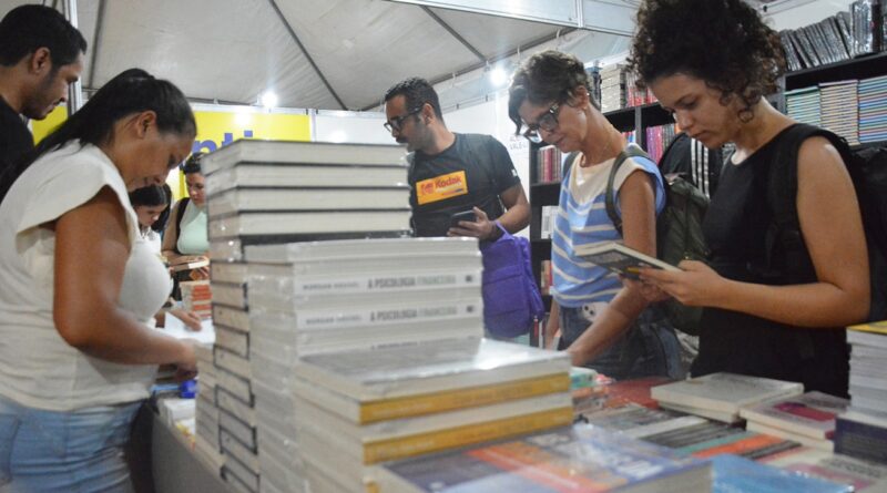 Prefeitura de Feira vai investir R$ 172 mil em vale-livros no Flifs