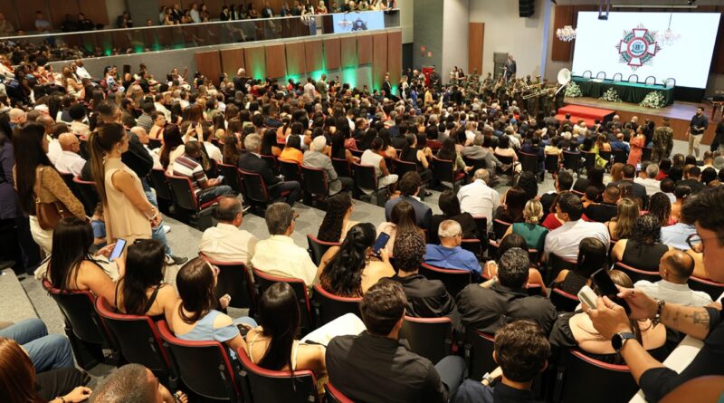 Feira de Santana reconhece mérito de cidadãos que contribuem para o desenvolvimento do município