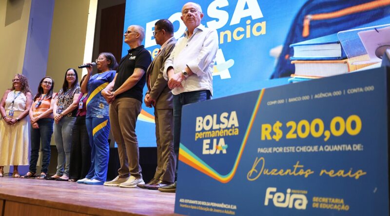 Prefeitura de Feira lança Programa de Incentivo Bolsa Permanência para estudantes do EJA Prefeitura de Feira lança Programa de Incentivo Bolsa Permanência para estudantes do EJA