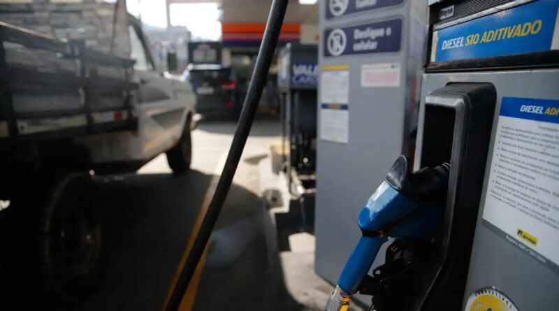 Subsídios à gasolina e ao diesel são ampliados após alta do petróleo