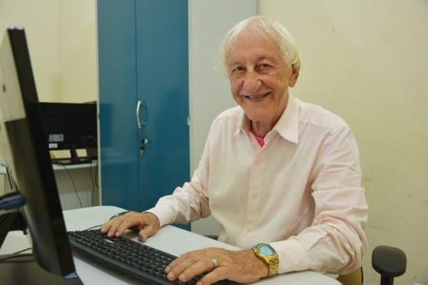 Proposta, de autoria do vereador Galeguinho nomeio o camarote da imprensa na Micareta de Feira em homenagem ao jornalista Zé Coió